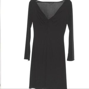 V neck twisted bodice. Very cute